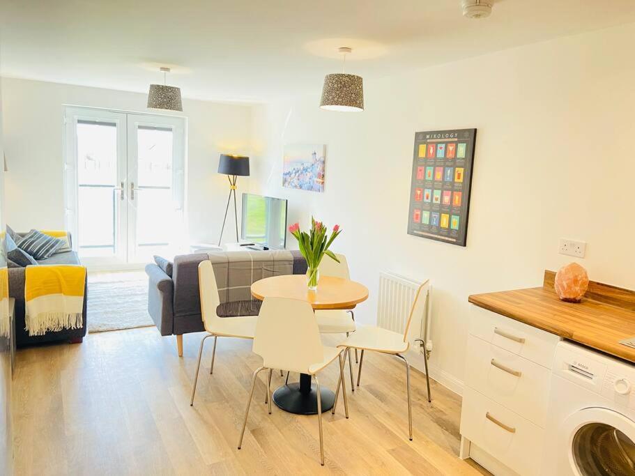 Beautiful, Brand New Apartment! Cheltenham Exterior foto